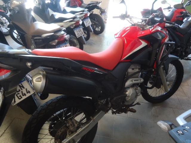 HONDA XRE 300 - Foto