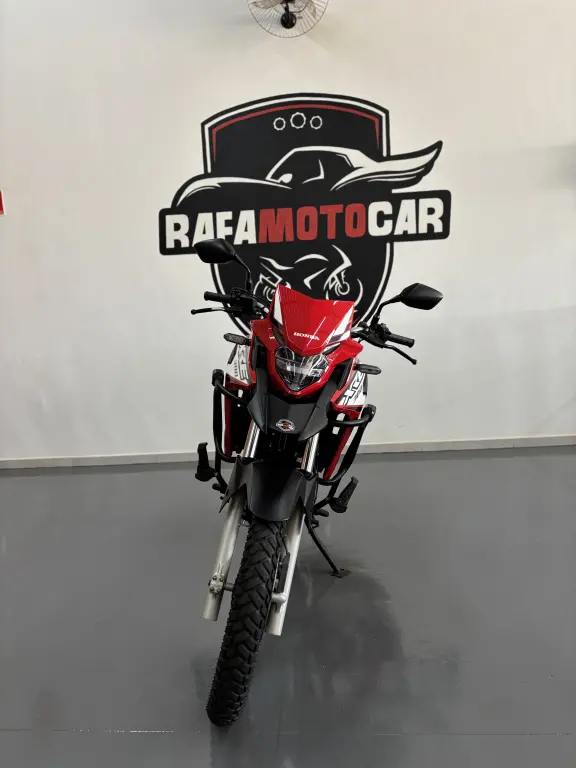 HONDA XRE 300 - Foto