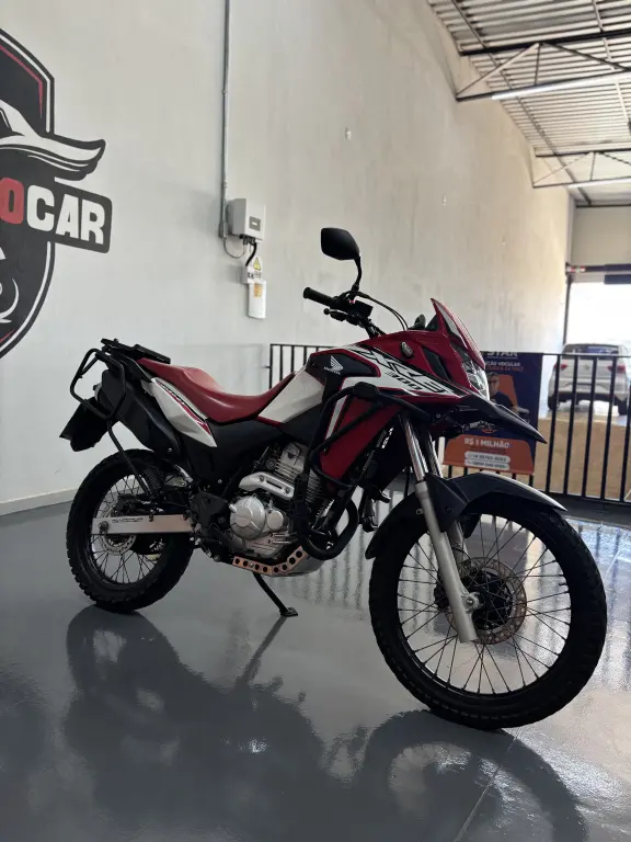 HONDA XRE 300 - Foto