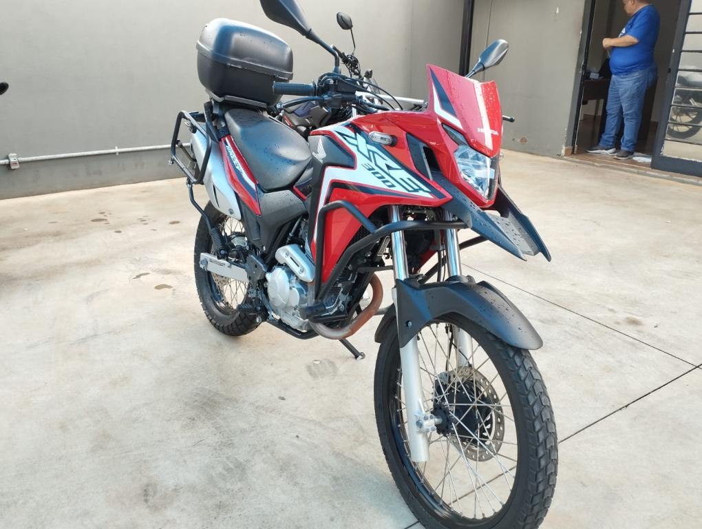 HONDA XRE 300 - Foto