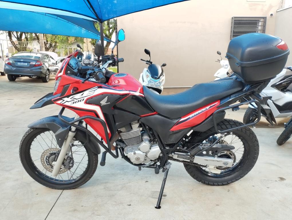 HONDA XRE 300 - Foto