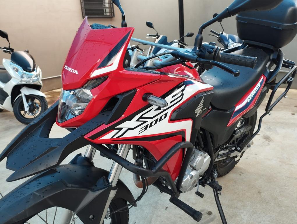 HONDA XRE 300 - Foto