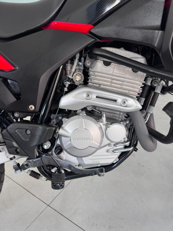 HONDA XRE 300 - Foto