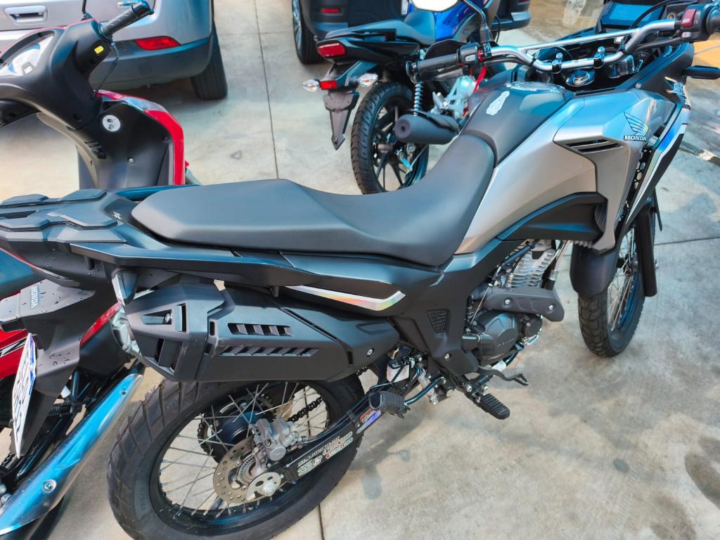 HONDA XRE 300 Sahara - Foto