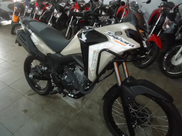 HONDA XRE 300 Sahara - Foto