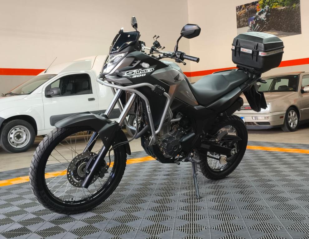 HONDA XRE 300 Sahara - Foto