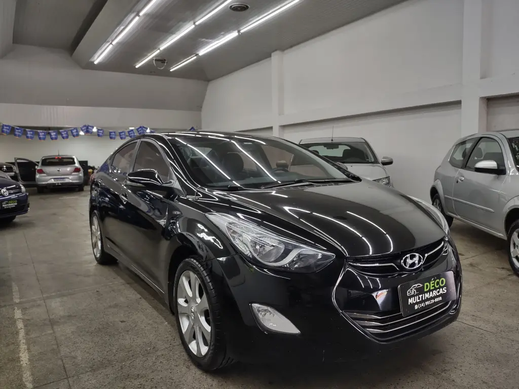 HYUNDAI Elantra - Foto