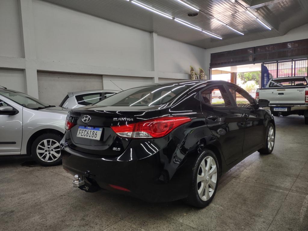 HYUNDAI Elantra - Foto