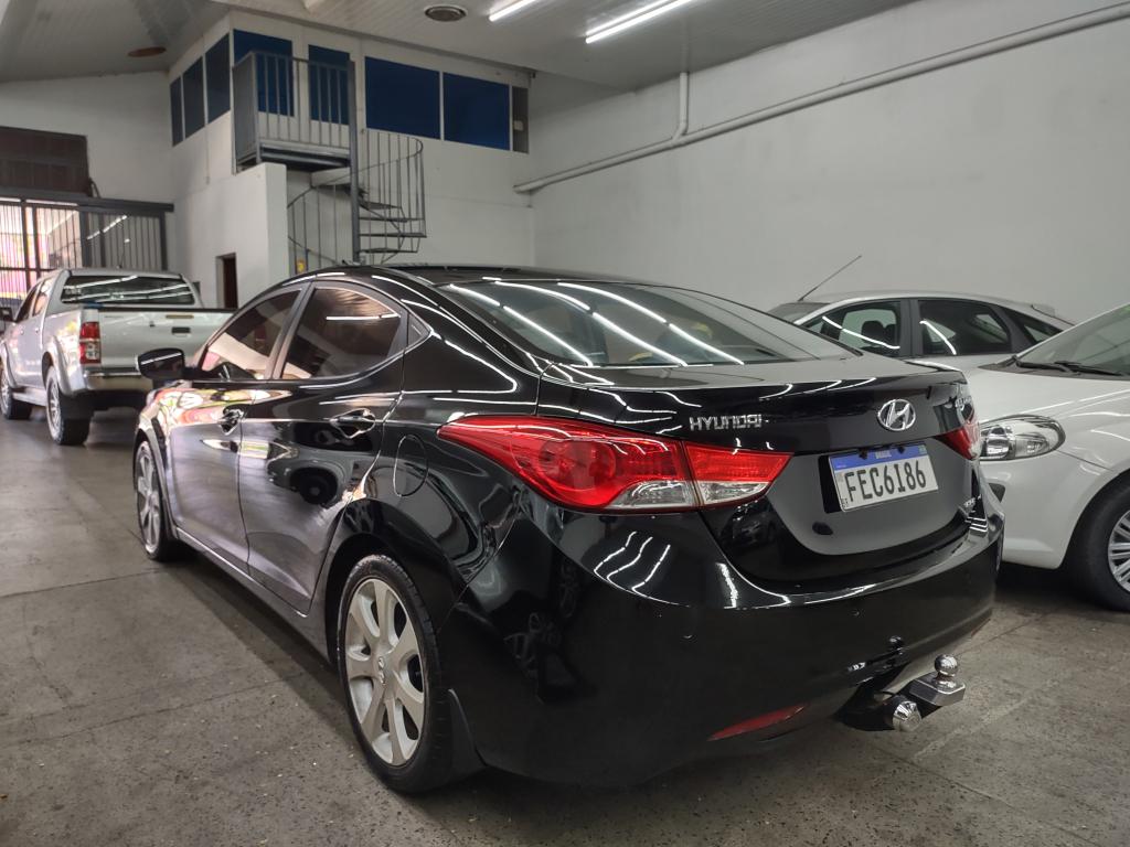 HYUNDAI Elantra - Foto