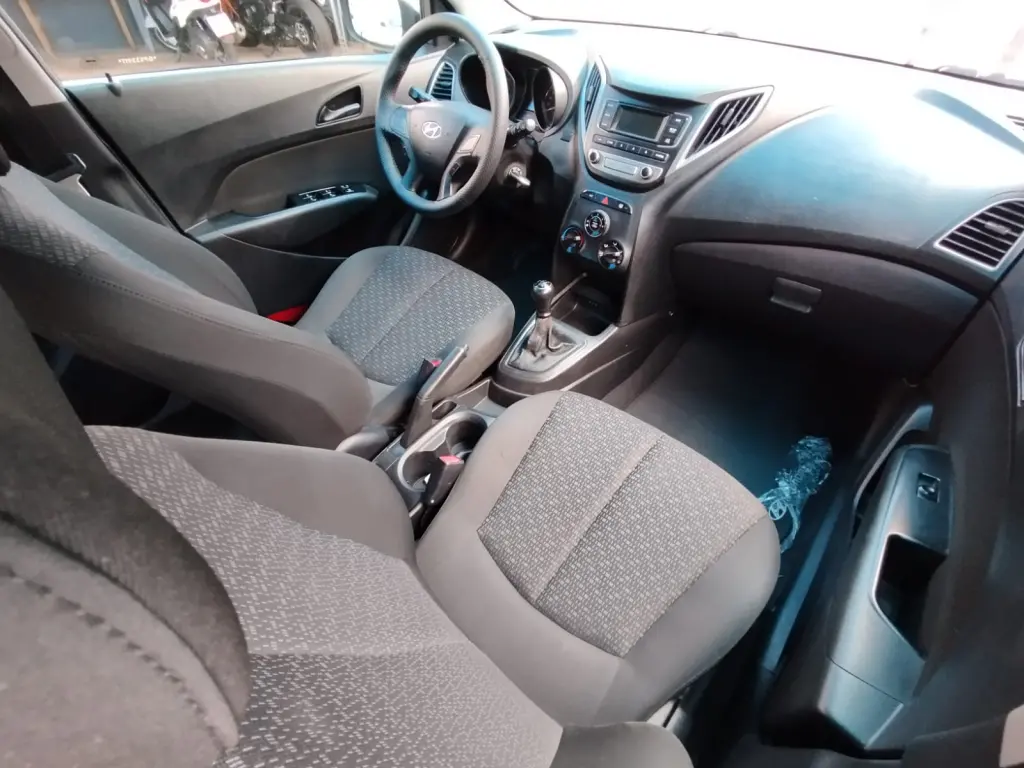 HYUNDAI HB 20 Hatch - Foto