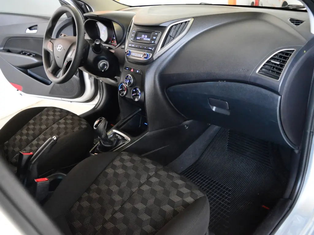 HYUNDAI HB 20 Hatch - Foto