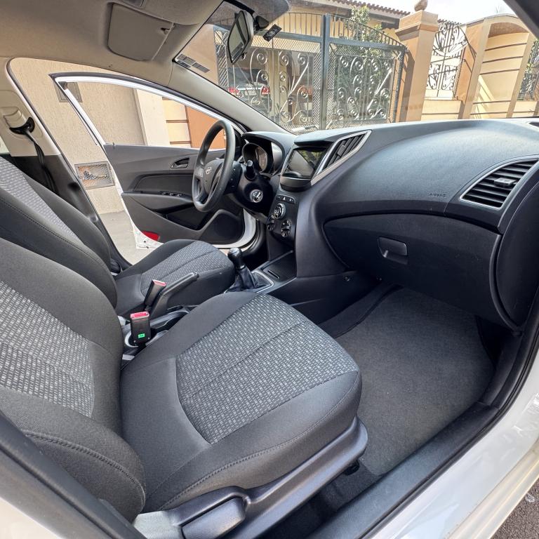 HYUNDAI HB 20 Hatch - Foto