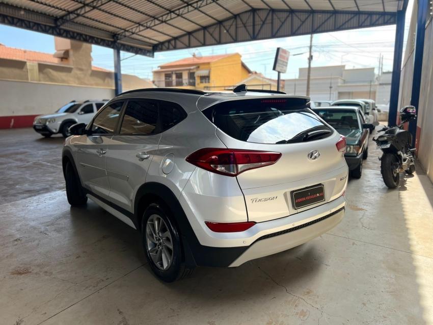 HYUNDAI Tucson - Foto