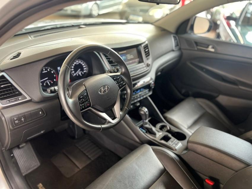 HYUNDAI Tucson - Foto