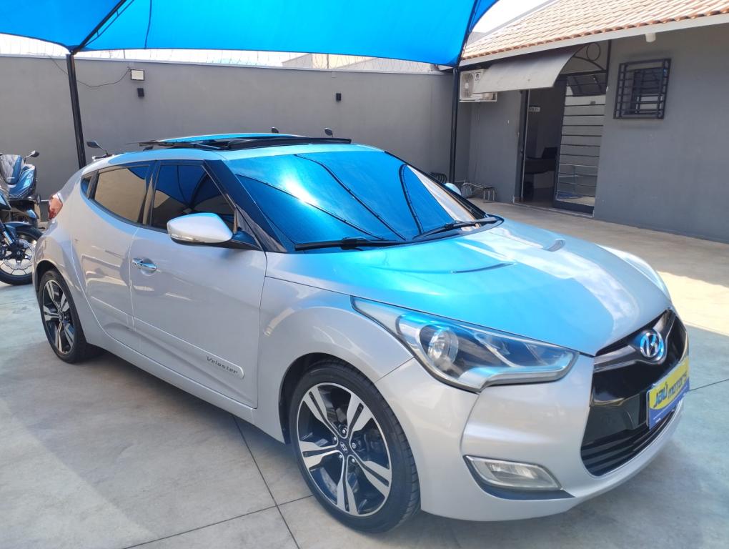 HYUNDAI Veloster