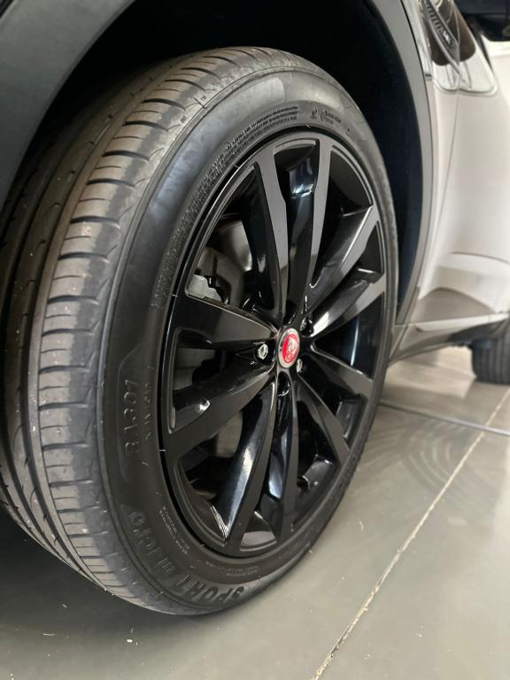 JAGUAR E-Pace - Foto