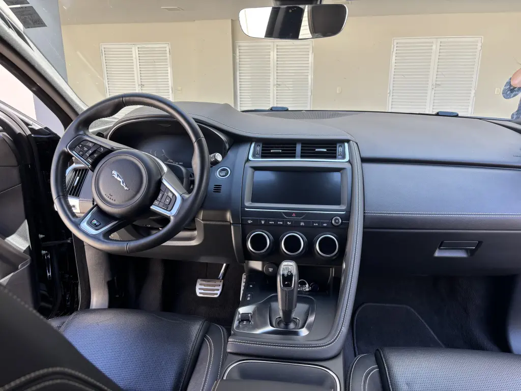 JAGUAR E-Pace - Foto