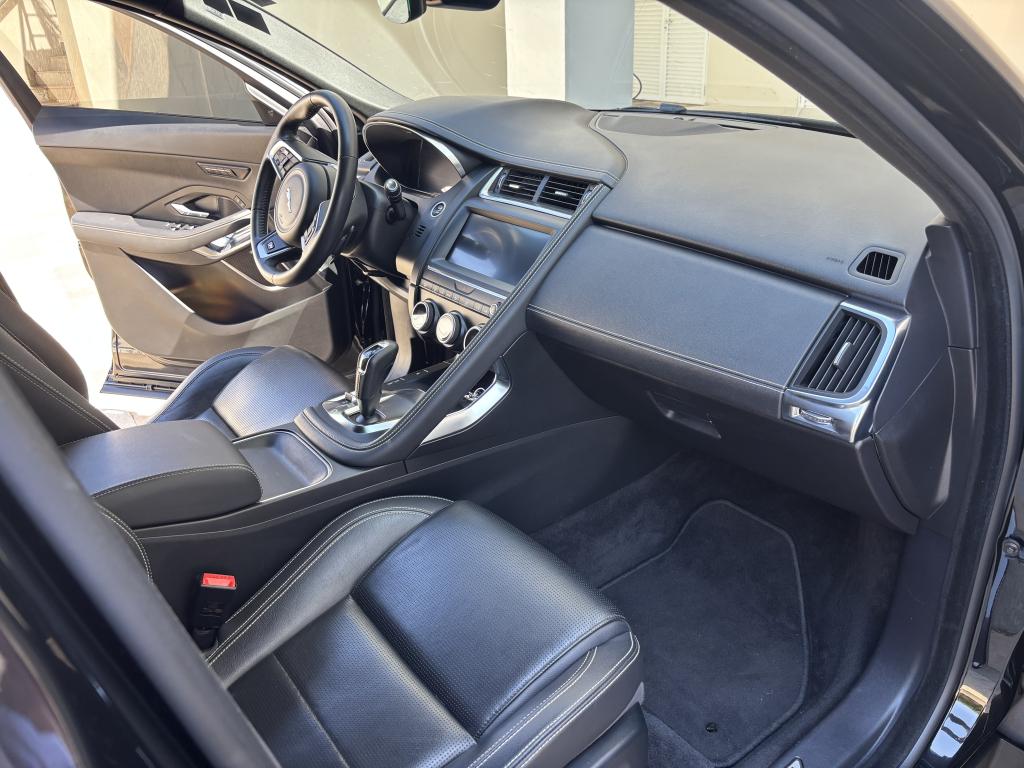 JAGUAR E-Pace - Foto