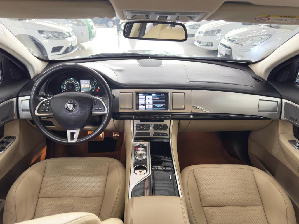 JAGUAR XF - Foto