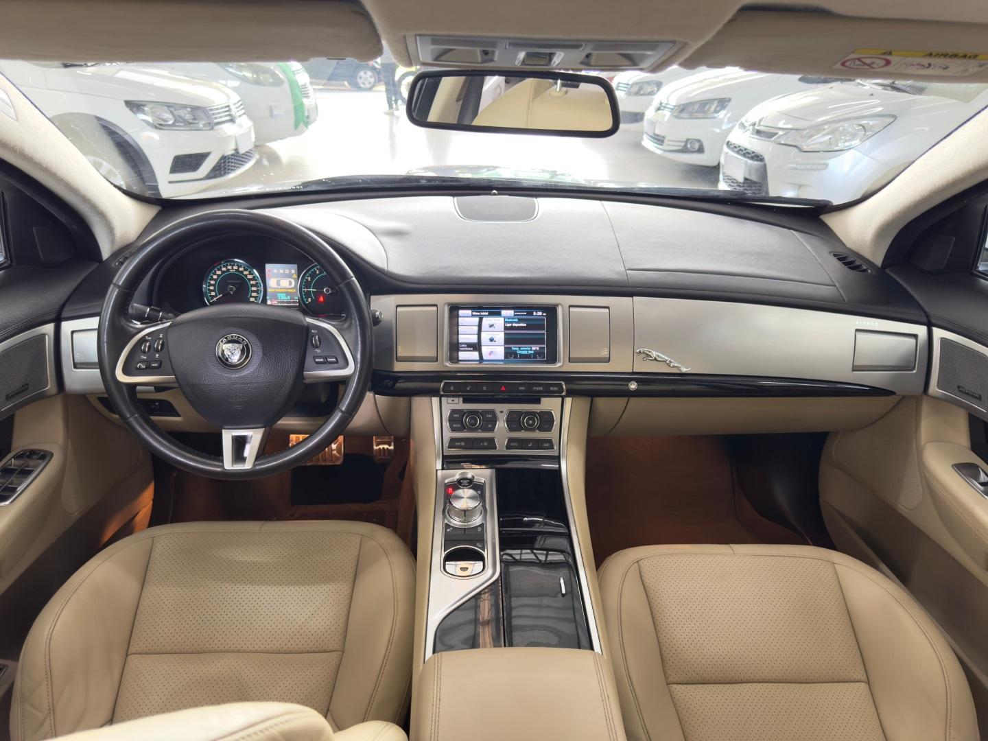 JAGUAR XF - Foto