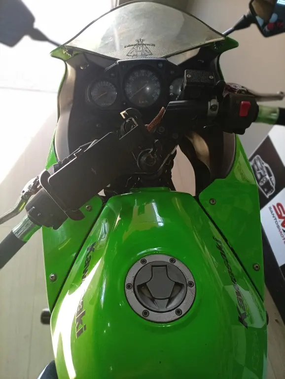 KAWASAKI Ninja 250 - Foto
