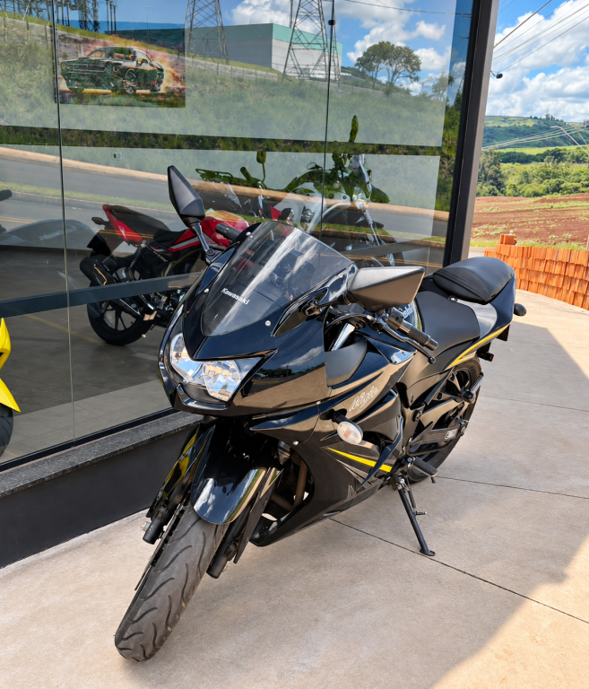 KAWASAKI Ninja 250 - Foto