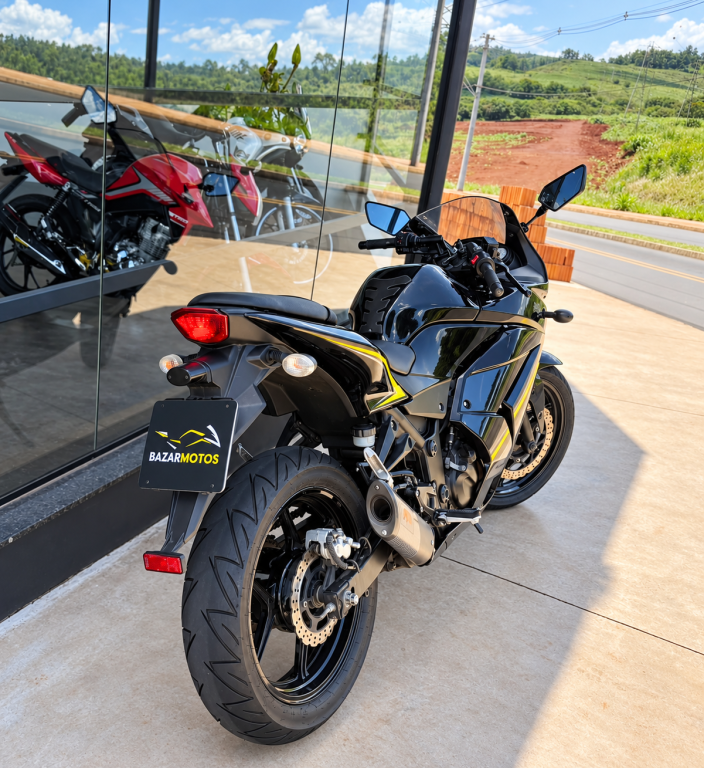 KAWASAKI Ninja 250 - Foto