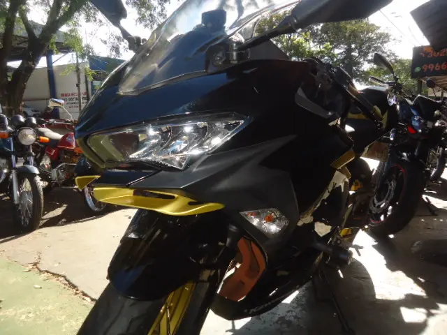 KAWASAKI Ninja 400 - Foto