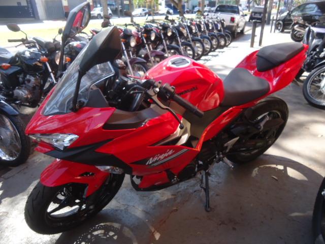 KAWASAKI Ninja 400 - Foto