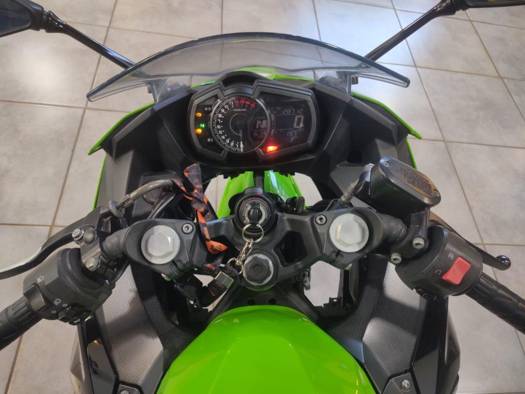 KAWASAKI Ninja 400 - Foto