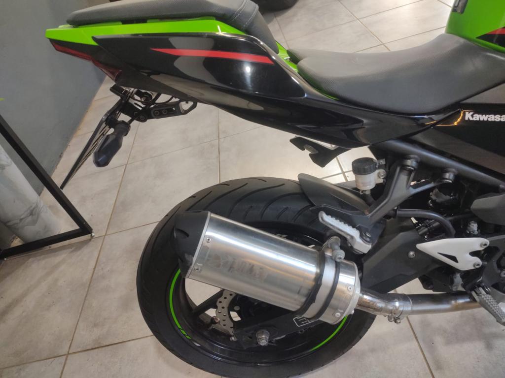 KAWASAKI Ninja 400 - Foto