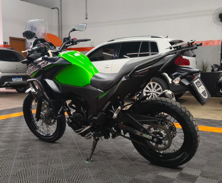 KAWASAKI Versys 300 - Foto