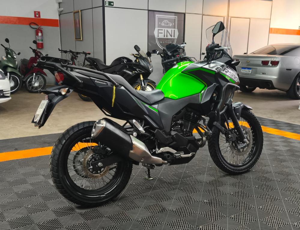 KAWASAKI Versys 300 - Foto