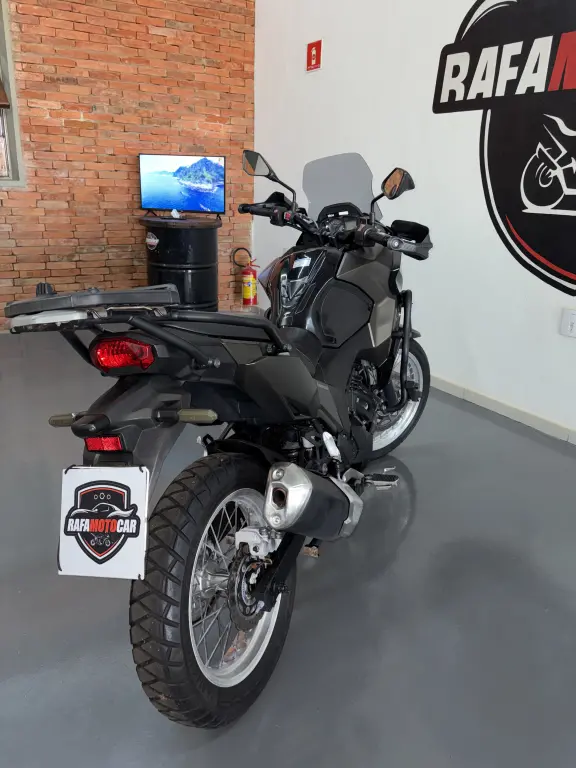 KAWASAKI Versys 300 - Foto
