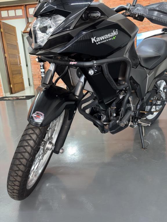KAWASAKI Versys 300 - Foto