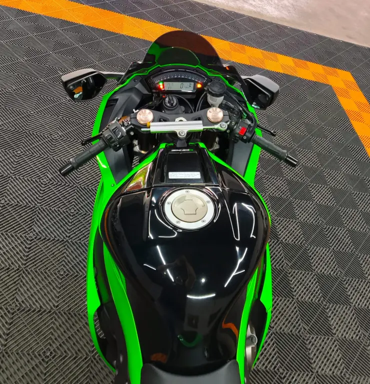 KAWASAKI ZX 10 R - Foto