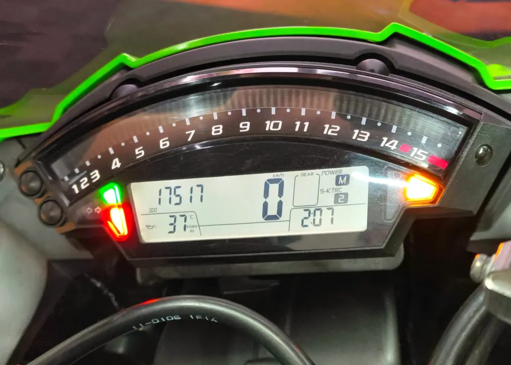 KAWASAKI ZX 10 R - Foto
