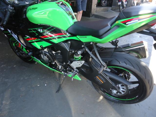 KAWASAKI ZX 6 R - Foto