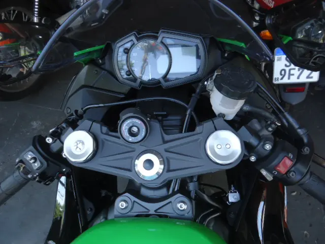KAWASAKI ZX 6 R - Foto