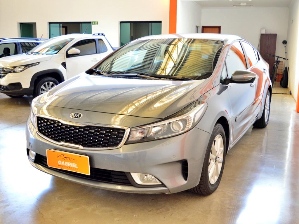 KIA Cerato Sedan - Foto