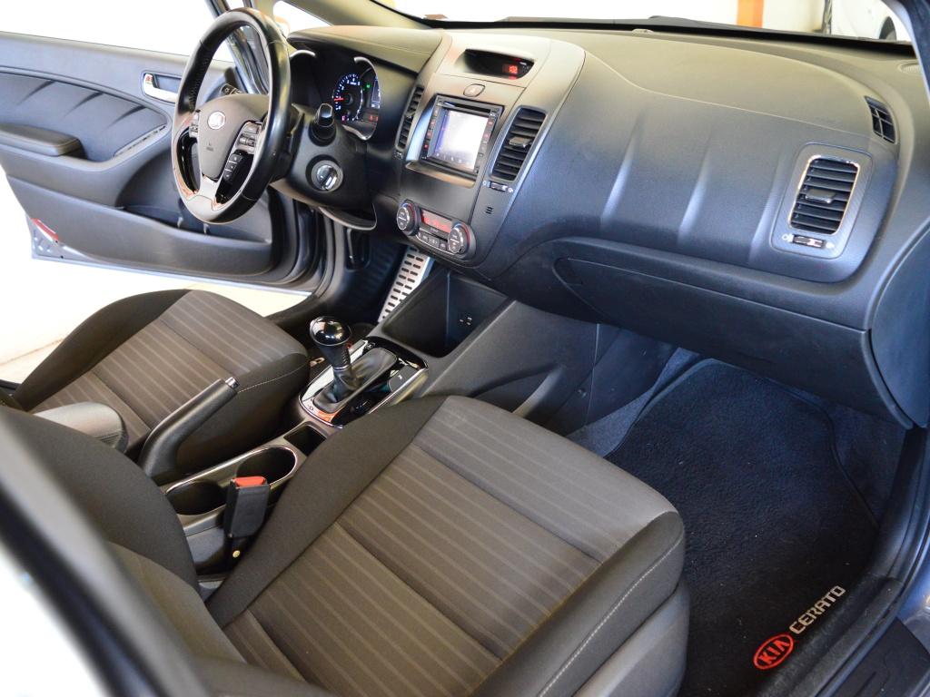 KIA Cerato Sedan - Foto