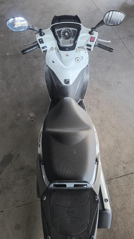 KYMCO People GT 300i - Foto