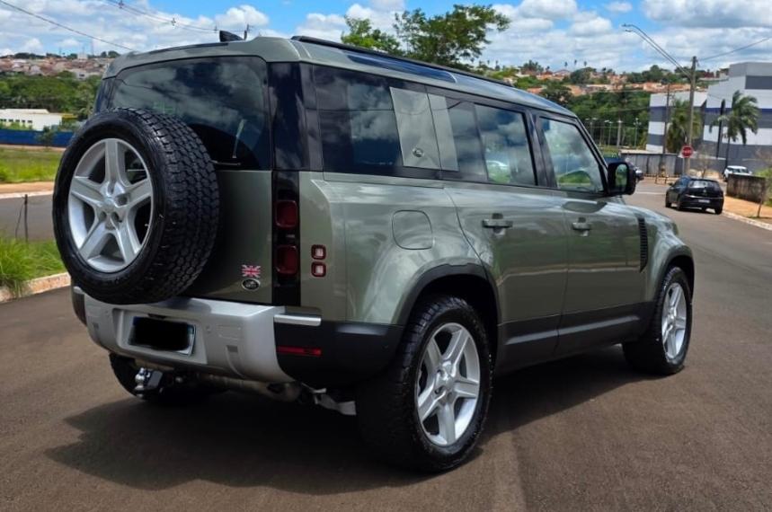 LAND ROVER Defender 110 - Foto