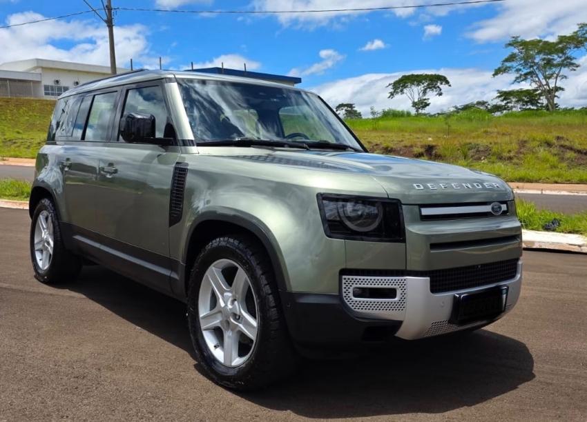 LAND ROVER Defender 110 - Foto