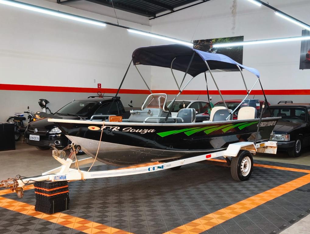 LEVEFORT Apolus 550 Tracker - Foto