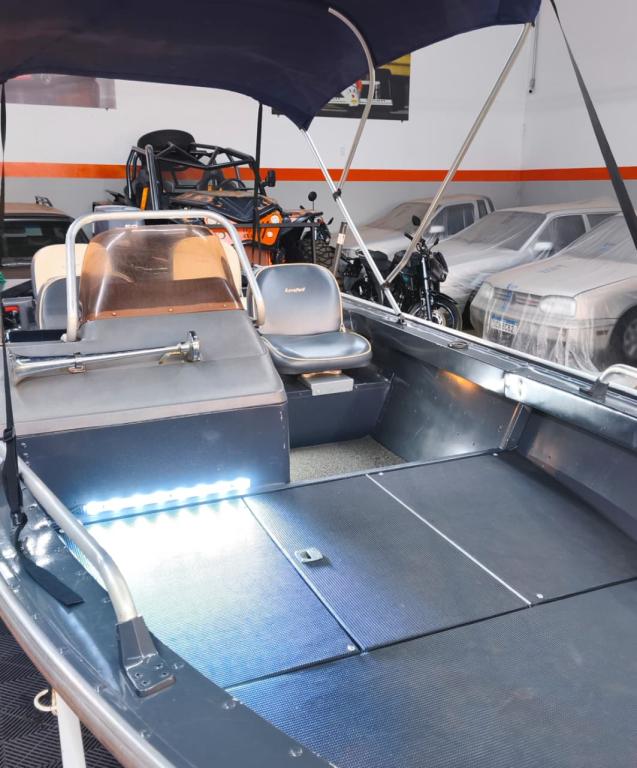 LEVEFORT Apolus 550 Tracker - Foto