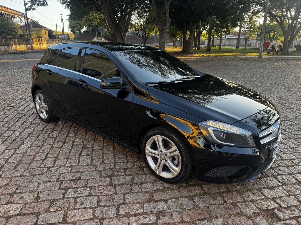 MERCEDES-BENZ A 200 - Foto