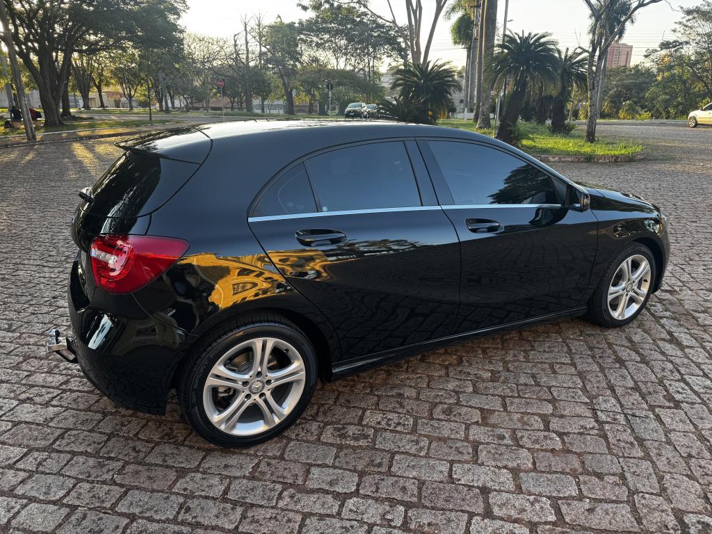 MERCEDES-BENZ A 200 - Foto