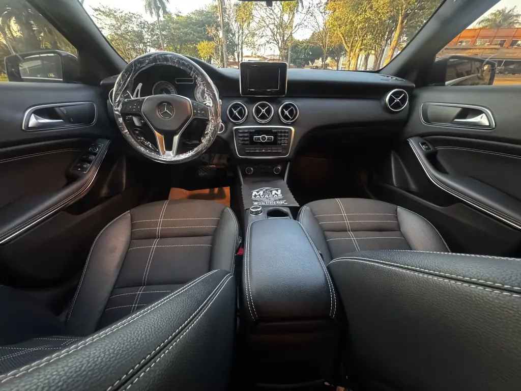 MERCEDES-BENZ A 200 - Foto