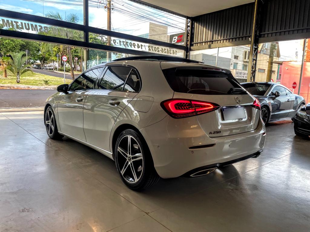 MERCEDES-BENZ A 250 - Foto